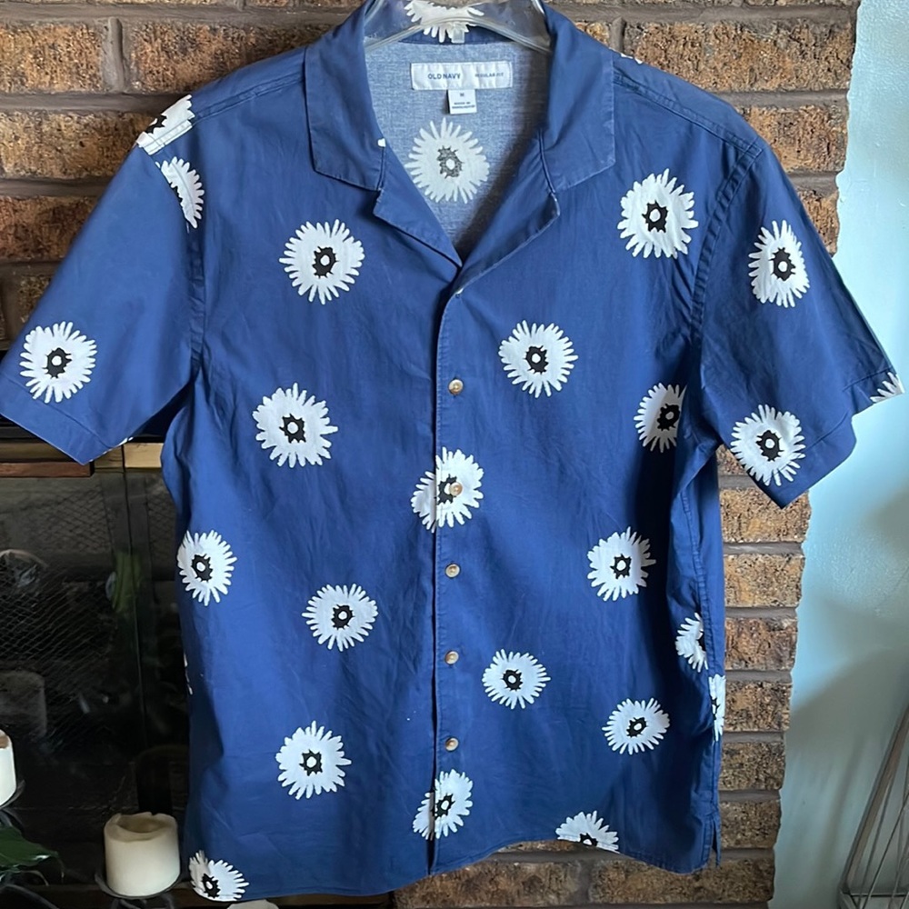 Old Navy navy blue floral white shirt